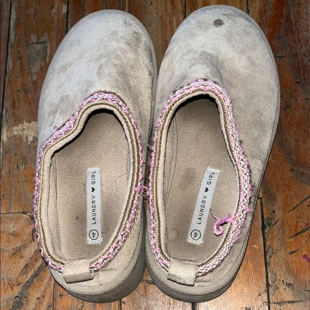 Laundry by Shelli Segal Girls' Cream Slip-On Moccasins with Pink Trim